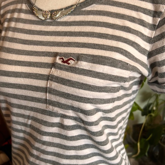 Y2K Hollister Womens Grey White Striped Pocket T-Shirt Short Sleeve XS - Picture 2 of 7